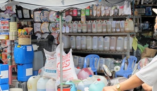 Sẽ chấm dứt kinh doanh hóa chất tại chợ Kim Biên