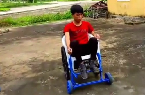 Chàng trai 9X chế tạo xe lăn điện cho người khuyết tật