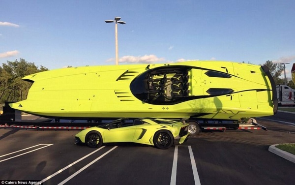 Du thuyền lai siêu xe Lamborghini giá gần 50 tỷ đồng có gì đặc biệt?