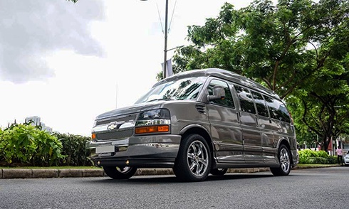 Chevrolet Express Explorer - xe van "hàng khủng" giá 1,5 tỷ tại Việt Nam