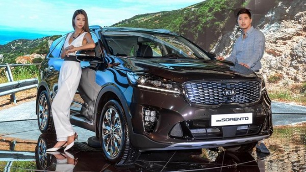 Kia Sorento 2018 có giá khởi điểm từ 562 triệu đồng