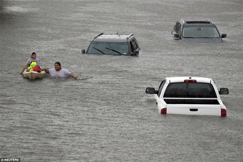 Ôtô ngập lụt ở Mỹ được "tút" lại để bán như xe mới