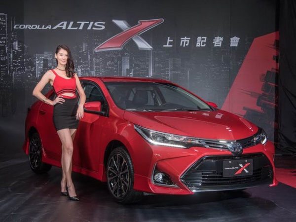 Toyota Corolla Altis X 2017 giá chỉ gần 600 triệu đồng
