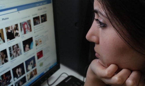 Chuyên gia chỉ cách “cai nghiện” Facebook để không... nhập viện tâm thần