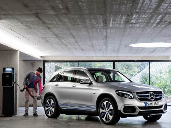 Mercedes-Benz GLC F-Cell: Xe không cần xăng