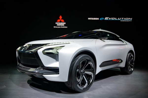 Mitsubishi E-Evolution Concept: Xe ý tưởng cực táo bạo