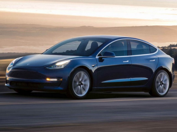 Tesla thua lỗ nặng, nguy cơ lỡ hẹn sản xuất Model 3