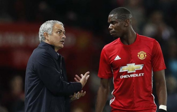 MU lục đục nội bộ: Báo chí mách nước Mourinho “dập lửa”