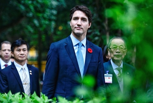 Giá quý ông nào cũng mặc đẹp như Thủ tướng Canada!