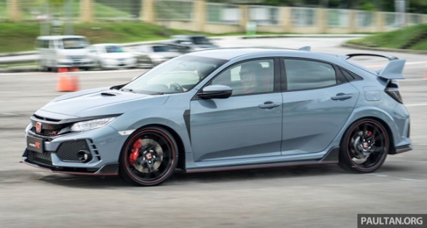 Giá cao, Honda Civic Type R 2017 vẫn ăn khách bất ngờ