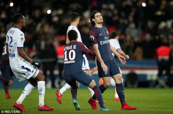 PSG - Troyes: Penalty, siêu sao và 2 bộ mặt trái ngược