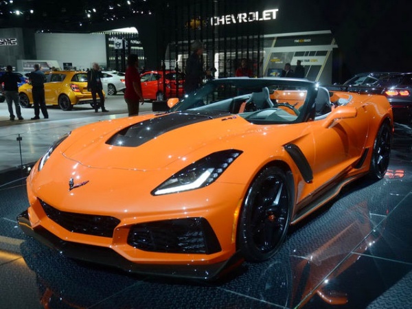 Siêu xe Chevrolet Corvette ZR1 mui trần giá từ 2,8 tỷ đồng