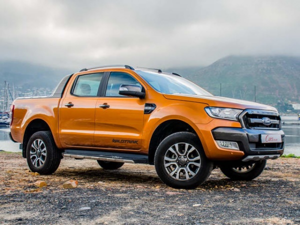 Ford Ranger và Explorer tạm ngưng nhập về Việt Nam