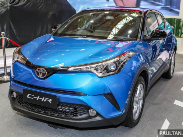 Toyota C-HR nhập từ Thái có giá 810 triệu đồng