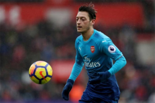 Chuyển nhượng MU: Arsenal cản trở MU đón Ozil phút chót