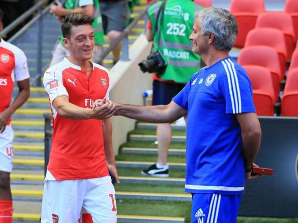 Chuyển nhượng MU: Mourinho cầu viện Ozil và Bale cứu nguy