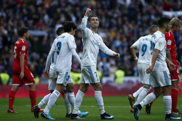 Al Jazira - Real Madrid: Ronaldo thăng hoa, quyết công phá "xe bus 3 tầng"
