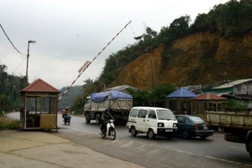 Cán bộ Cục thuế Lạng Sơn bị xe nghi chở hàng lậu đâm tử vong