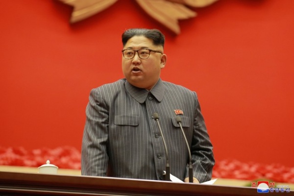 Động thái “xuống thang” bất ngờ của ông Kim Jong-un