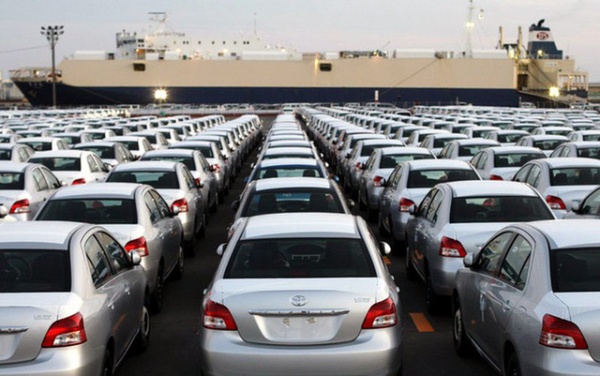Hàng ngàn ô tô ùn ứ ở cảng, xe giá rẻ vẫn chưa về Việt Nam