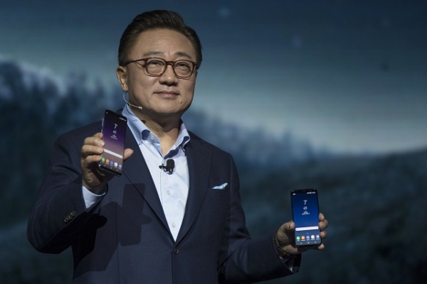 Samsung sắp có tính năng "cũ" nhưng không có trên iPhone mới đây