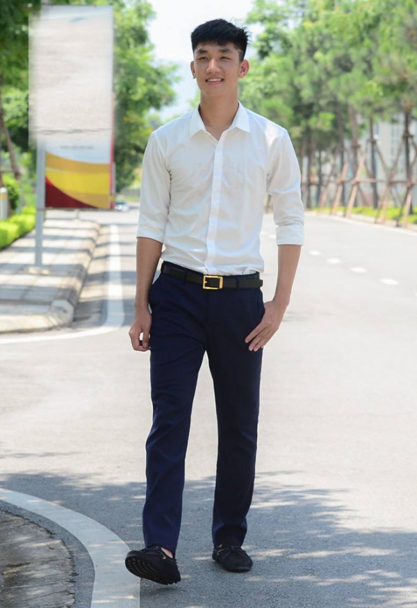 Hot boy U23 VN - Duy Mạnh, Trọng Đại mặc sơ mi quá điển trai