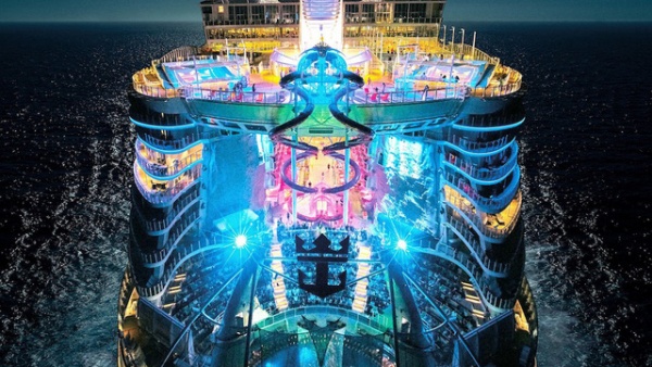 Kinh ngạc với tiện nghi "khủng" của siêu du thuyền lớn nhất thế giới