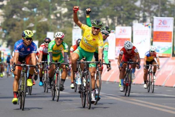Nguyễn Thành Tâm lần thứ 6 thắng chặng tại giải xe đạp xuyên Việt 2018