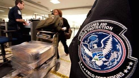 Nga tố Mỹ tìm cách dựng “bức tường thị thực”