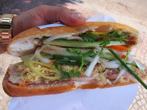 Việt Nam lọt top 10 quốc gia khiến du khách chỉ muốn ăn và ăn suốt ngày