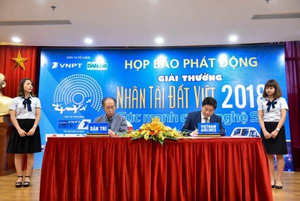 Vietnam Airlines là nhà tài trợ kim cương của Giải thưởng Nhân tài Đất Việt 2018