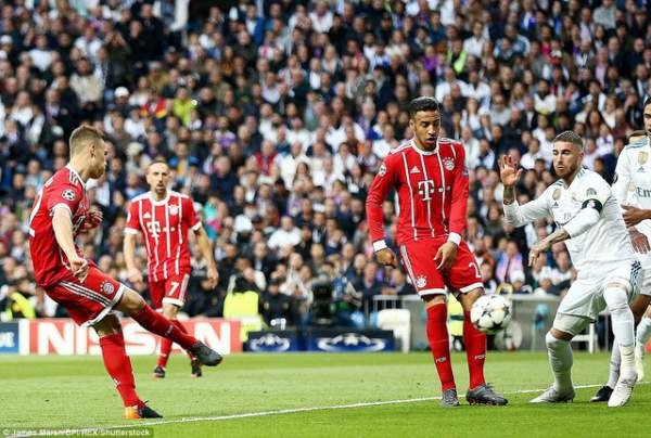 Hòa Real Madrid 2-2, Bayern Munich dừng bước đầy tiếc nuối