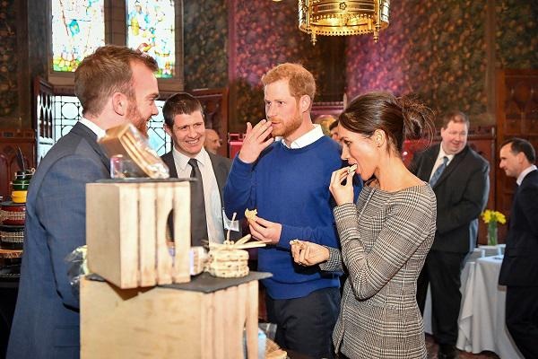 Chuẩn bị làm đám cưới, Hoàng tử Anh Harry và diễn viên Meghan Markle chọn chiếc bánh cưới "khác thường"