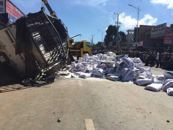 Vụ xe tải mất phanh tông chết 5 người: Tình tiết bất ngờ cách hiện trường 2km