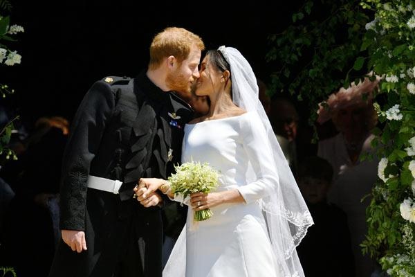 Hé lộ món quà cưới "khủng" trị giá hàng chục triệu USD của hoàng tử Harry và công nương Meghan