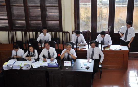 Luật sư phát hiện Bộ Y tế sửa câu hỏi của cơ quan điều tra, “buộc tội” bác sĩ Lương