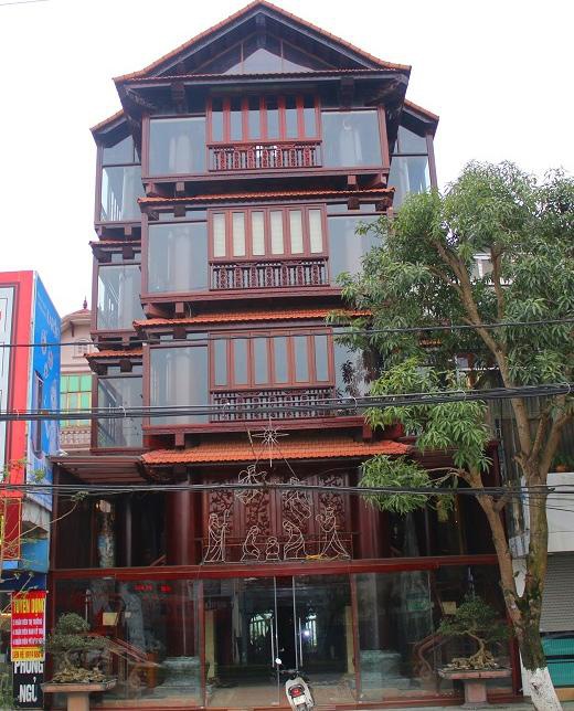 Choáng ngợp trước căn nhà 5 tầng làm hoàn toàn bằng gỗ quý “độc nhất vô nhị” ở Hà Tĩnh