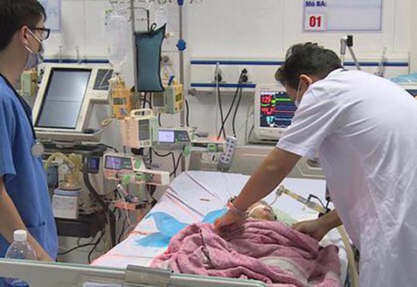 Diễn biến mới nhất vụ bé 8 tháng tuổi tử vong do tiêm nhầm thuốc ở Hà Nội