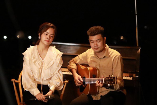 Phạm Quỳnh Anh gửi lời chúc cho người đến sau bằng bản ballad "lụi tim"