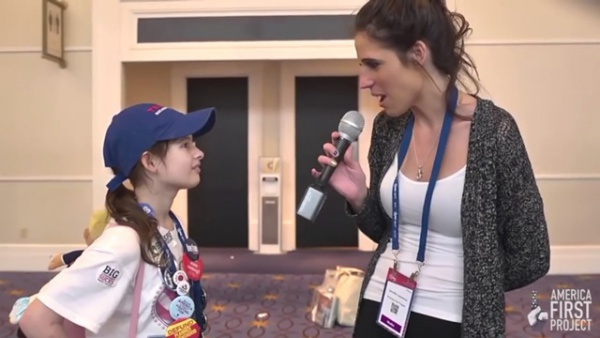 Bé gái 11 tuổi lập luận đanh thép ủng hộ ông Trump được like mạnh trên MXH