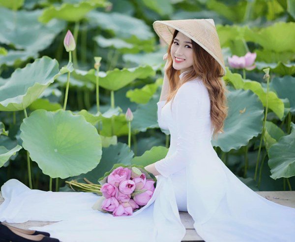 Tân Hoa hậu Đỗ Thị Hà tiết kiệm từng đồng đi thi, ở quê bố mẹ có cơ ngơi khủng