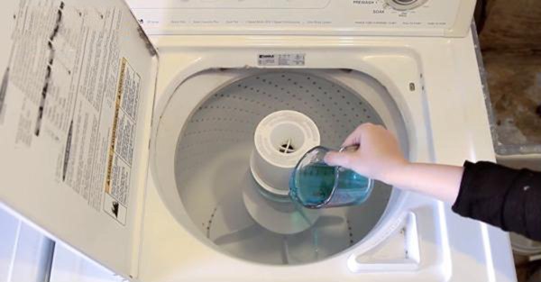 Thử đổ thứ nước này vào máy giặt, biết công dụng rồi ai cũng muốn học theo