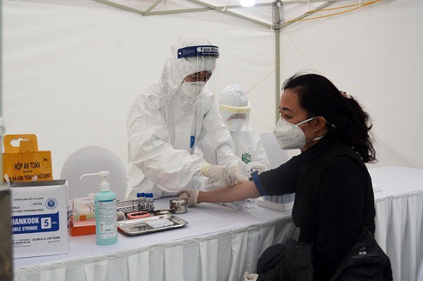 Người phụ nữ ở quận Cầu Giấy là ca dương tính với SARS-CoV-2 thứ 15 tại Hà Nội