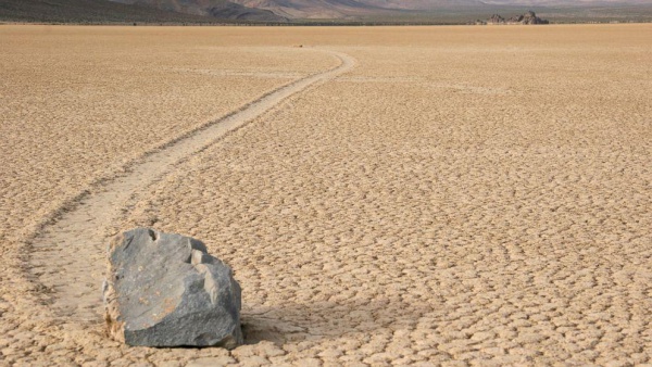 Bí ẩn về những hòn đá "biết đi" ở Thung lũng Chết khiến giới khoa học đau đầu