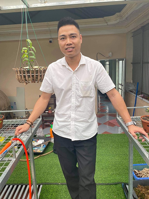Khu vườn lan đột biến xanh mướt của nghệ nhân Nguyễn Văn Thắng trên sân thượng rộng 30m2