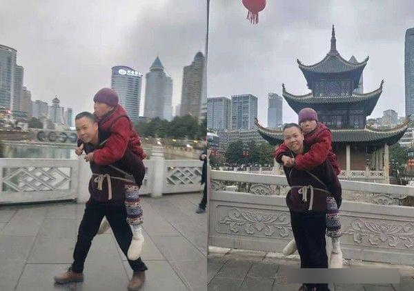 Người đàn ông dùng dây buộc mẹ già trên lưng đi du lịch, câu chuyện khiến CĐM xúc động mạnh