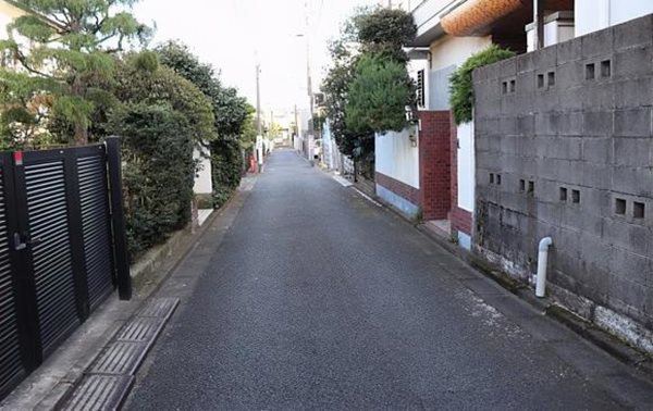 Tại sao những ngôi nhà của người Nhật phần tường rất thấp hoặc không có cổng?