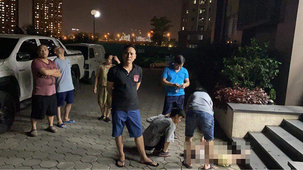 Hé lộ nguyên nhân cháu bé 4 tuổi rơi từ tầng 24 chung cư tử vong ở Hà Nội