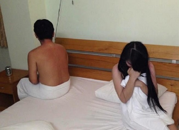 Bắt gian chồng và "tiểu tam" trên giường, vợ bị đe dọa ngược bằng ảnh khỏa thân và cái kết