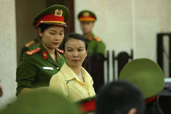 Diễn biến bất ngờ tại phiên xử mẹ "nữ sinh giao gà" ở Điện Biên